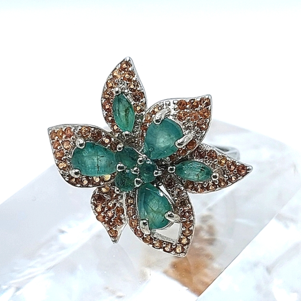 Natural Emerald 6x4mm & Sapphire  925 Sterling Silver Ring Sz 6. - Picture 6 of 8